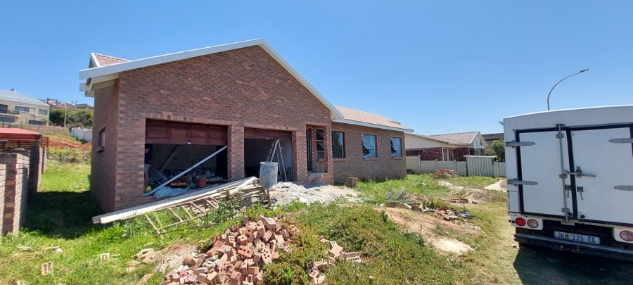 3 Bedroom Property for Sale in Wavecrest Eastern Cape